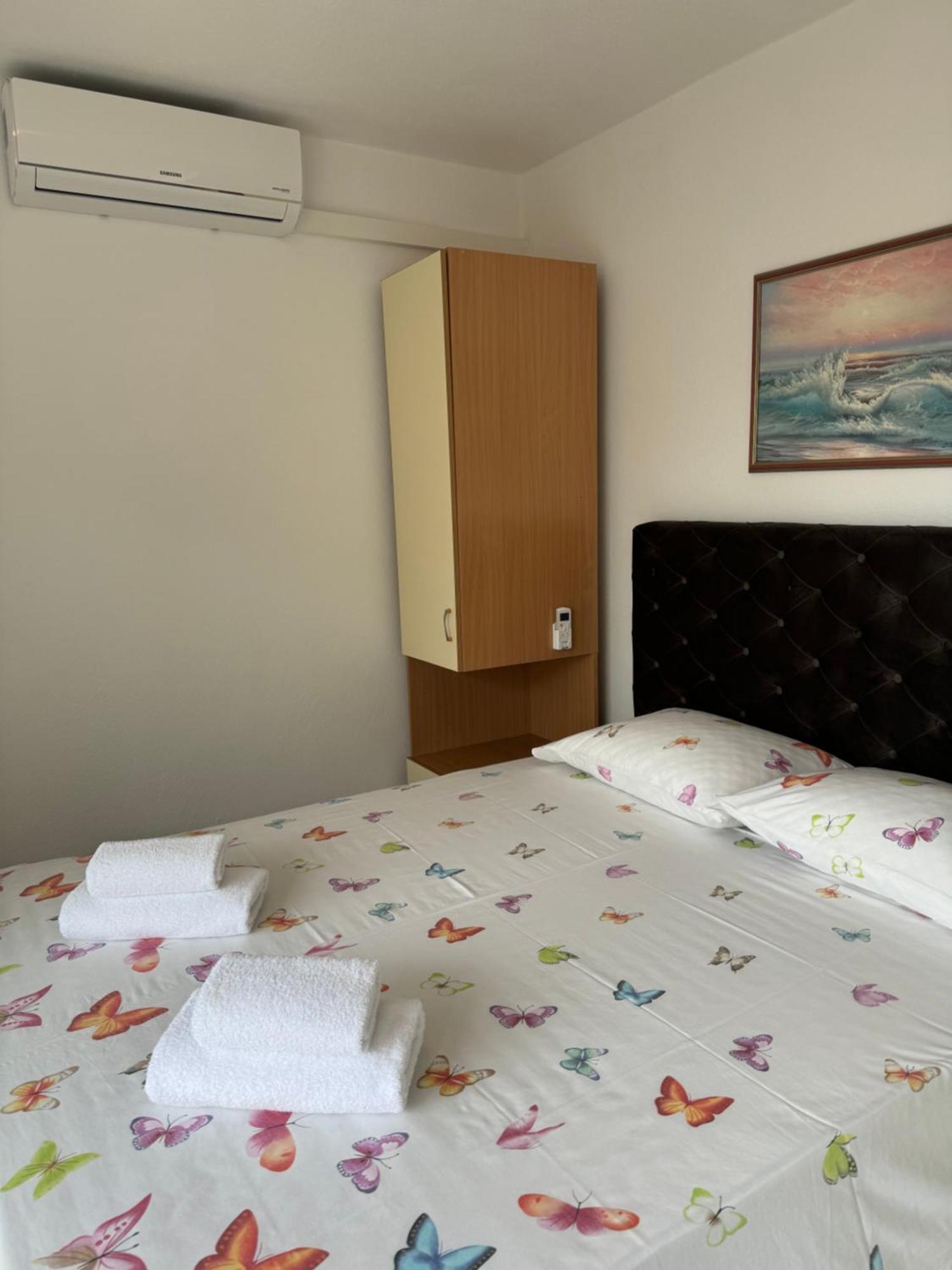 House 100M From The Beach With Free Parking And Breakfast Baška Voda Eksteriør bilde