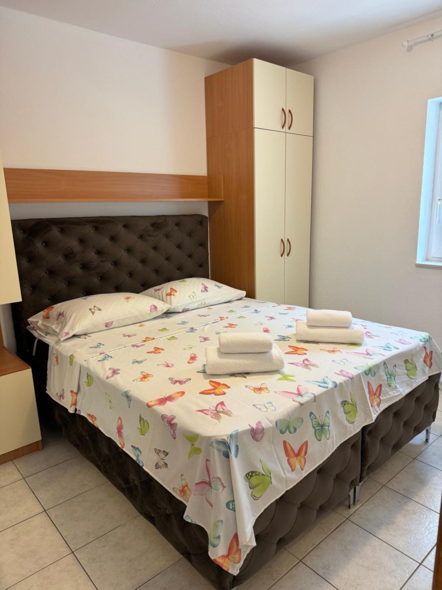 House 100M From The Beach With Free Parking And Breakfast Baška Voda Eksteriør bilde