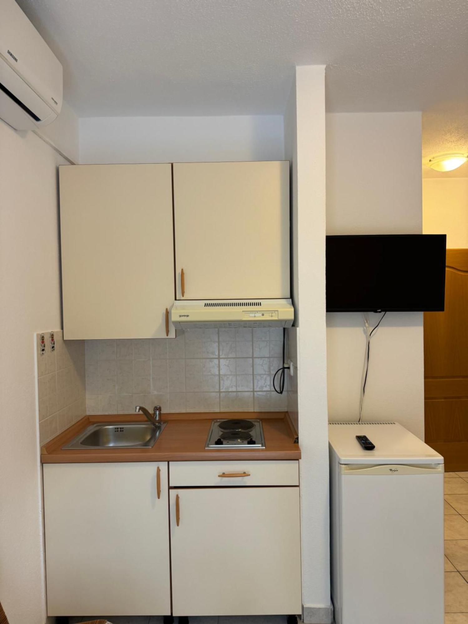 House 100M From The Beach With Free Parking And Breakfast Baška Voda Eksteriør bilde