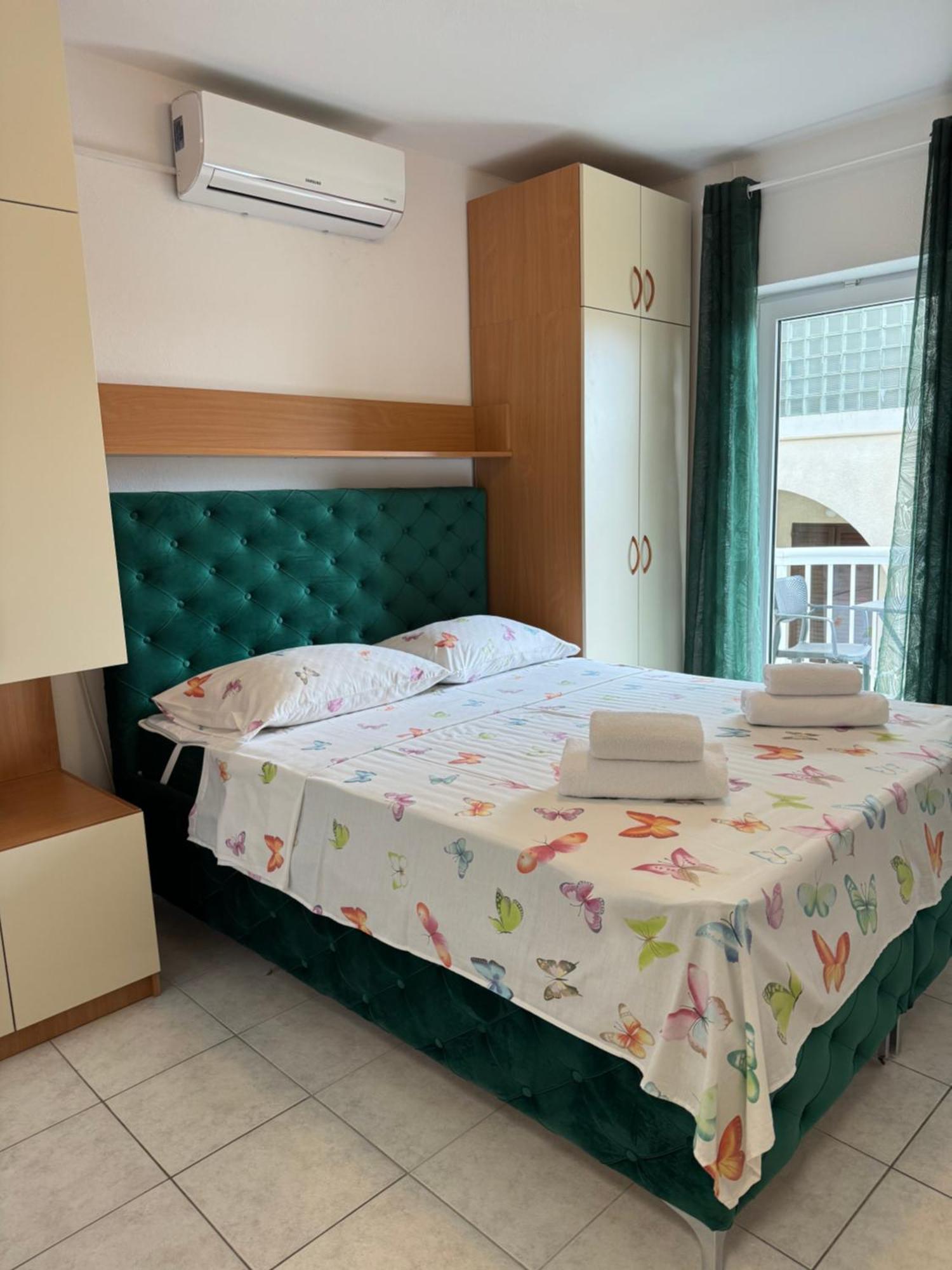 House 100M From The Beach With Free Parking And Breakfast Baška Voda Eksteriør bilde
