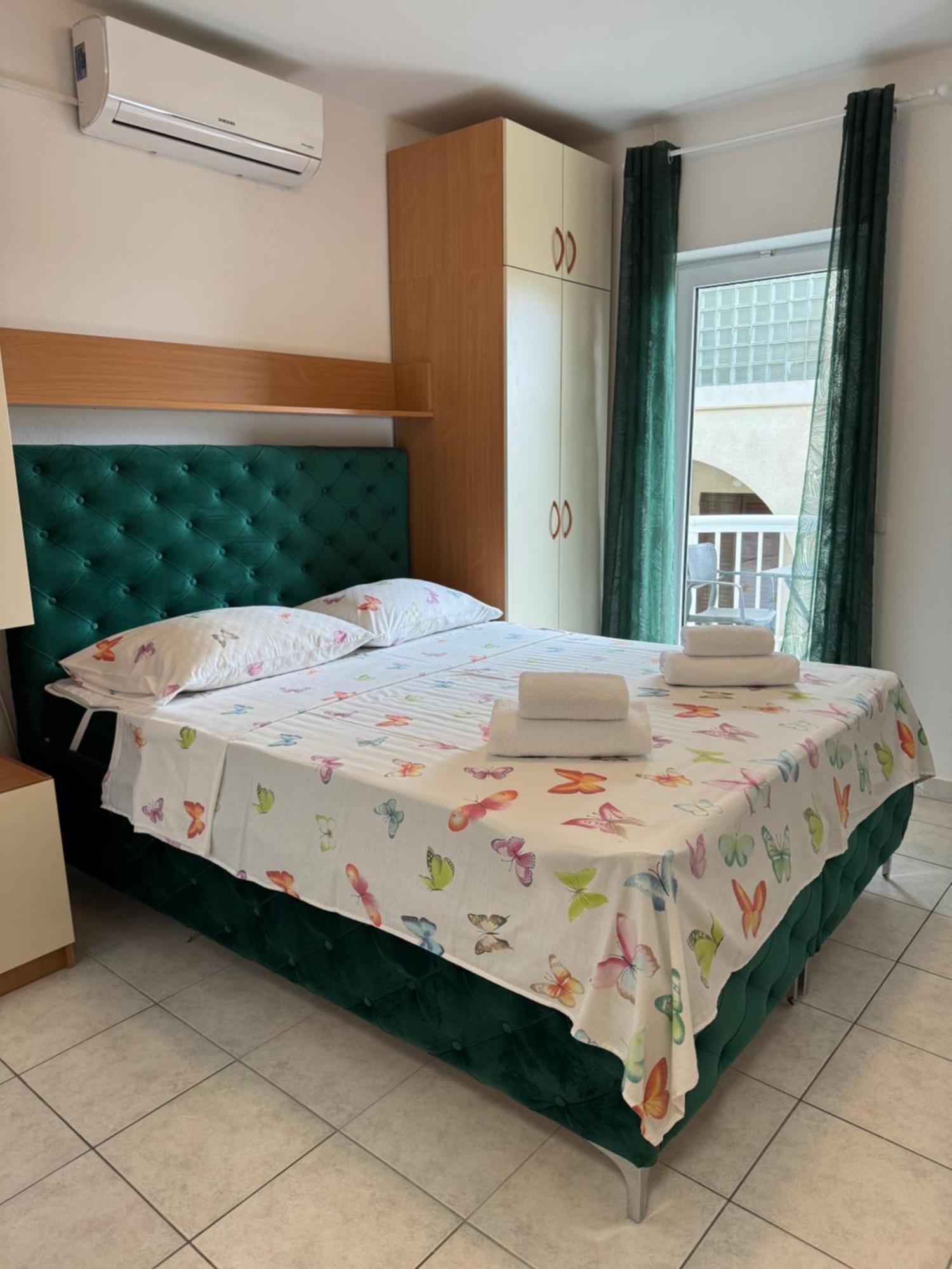 House 100M From The Beach With Free Parking And Breakfast Baška Voda Eksteriør bilde