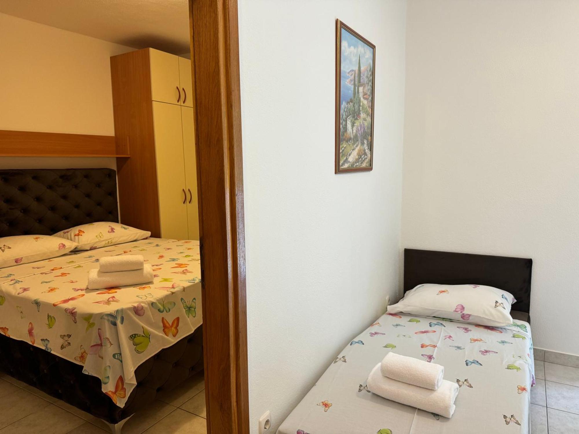House 100M From The Beach With Free Parking And Breakfast Baška Voda Eksteriør bilde