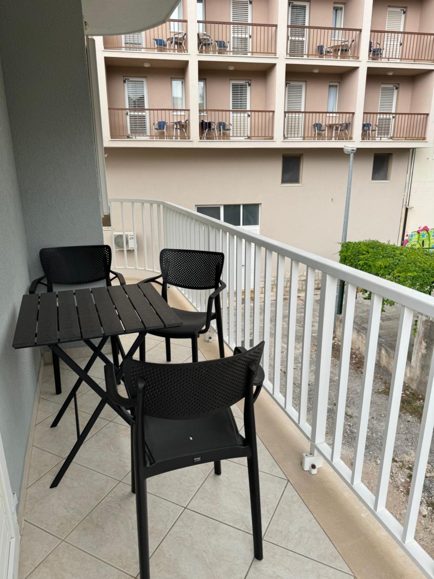 House 100M From The Beach With Free Parking And Breakfast Baška Voda Eksteriør bilde